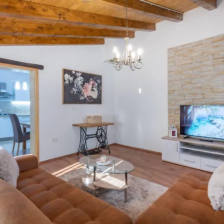 Bonissa, A Private And Tranquil Haven Amidst Nature 度假居 Pićan