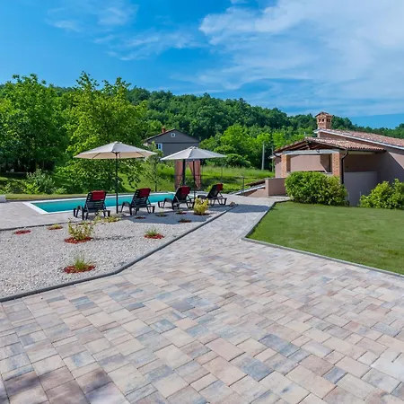 Bonissa, A Private And Tranquil Haven Amidst Nature Hébergement de vacances